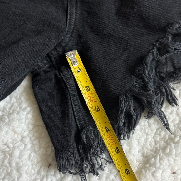 We The Free Now or Never denim shorts size 27 - Picture 12 of 12